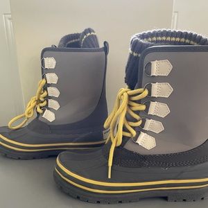 NIB GAP x Stella McCartney Kids Winter Boot sz 2Y